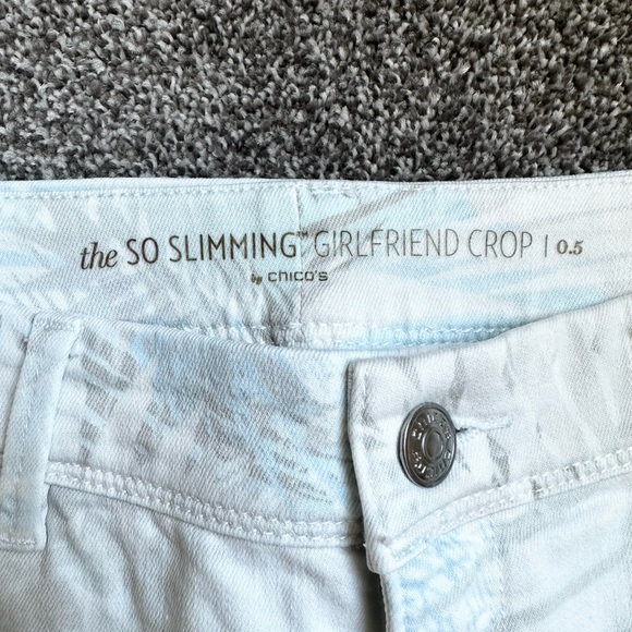 Chicos The So Slimming Girlfriend Crop .5 Palm Tree Print Jeans Small 6 - Picture 3 of 11